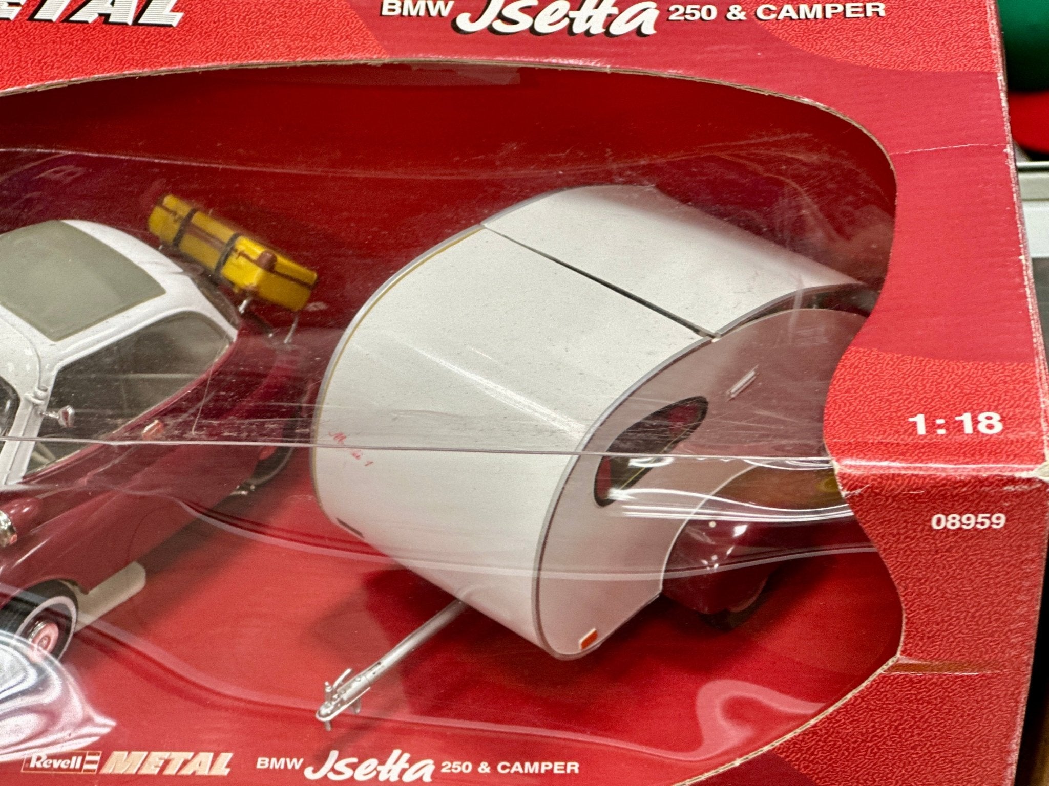 Revell BMW Isetta w⁄ Trailer Red⁄White 1⁄18 Scale Diecast Model Cars