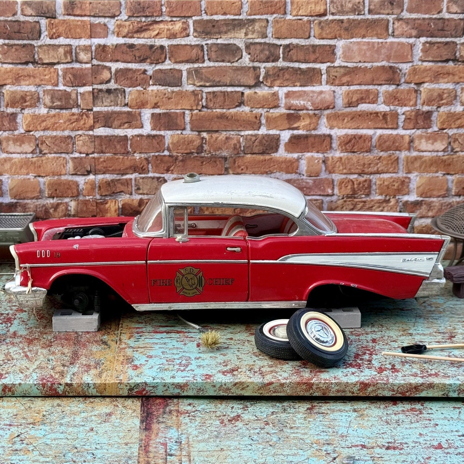 Road Legends 1957 Chevrolet Bel-Air 'Fire Chief' 1/18 Scale Diecast Model Car | Parts Car - Product Image