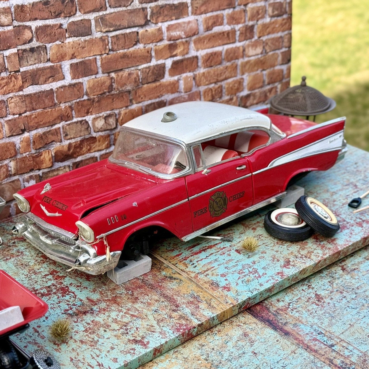 Road Legends 1957 Chevrolet Bel-Air 'Fire Chief' 1/18 Scale Diecast Model Car | Parts Car - Product Image