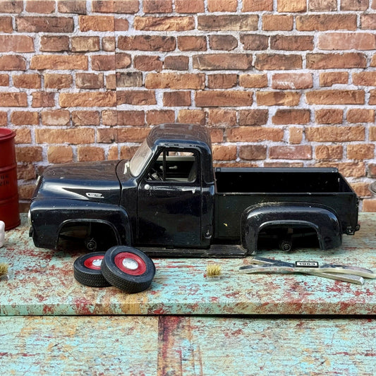 Road Signature 1953 Ford Pick Up Truck 1/18 Scale Diecast Model Car | Parts Car - Product Image