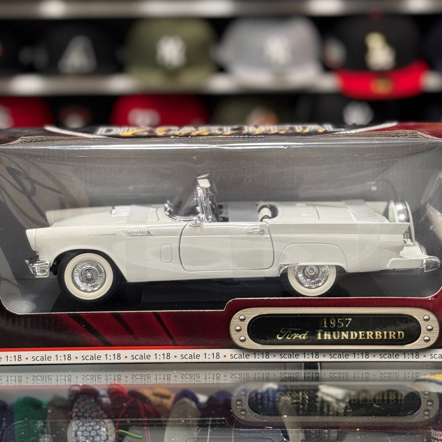 Road Signature 1955 Ford Thunderbird w/ White 1/18 Scale Diecast Model Car | New - Product Image