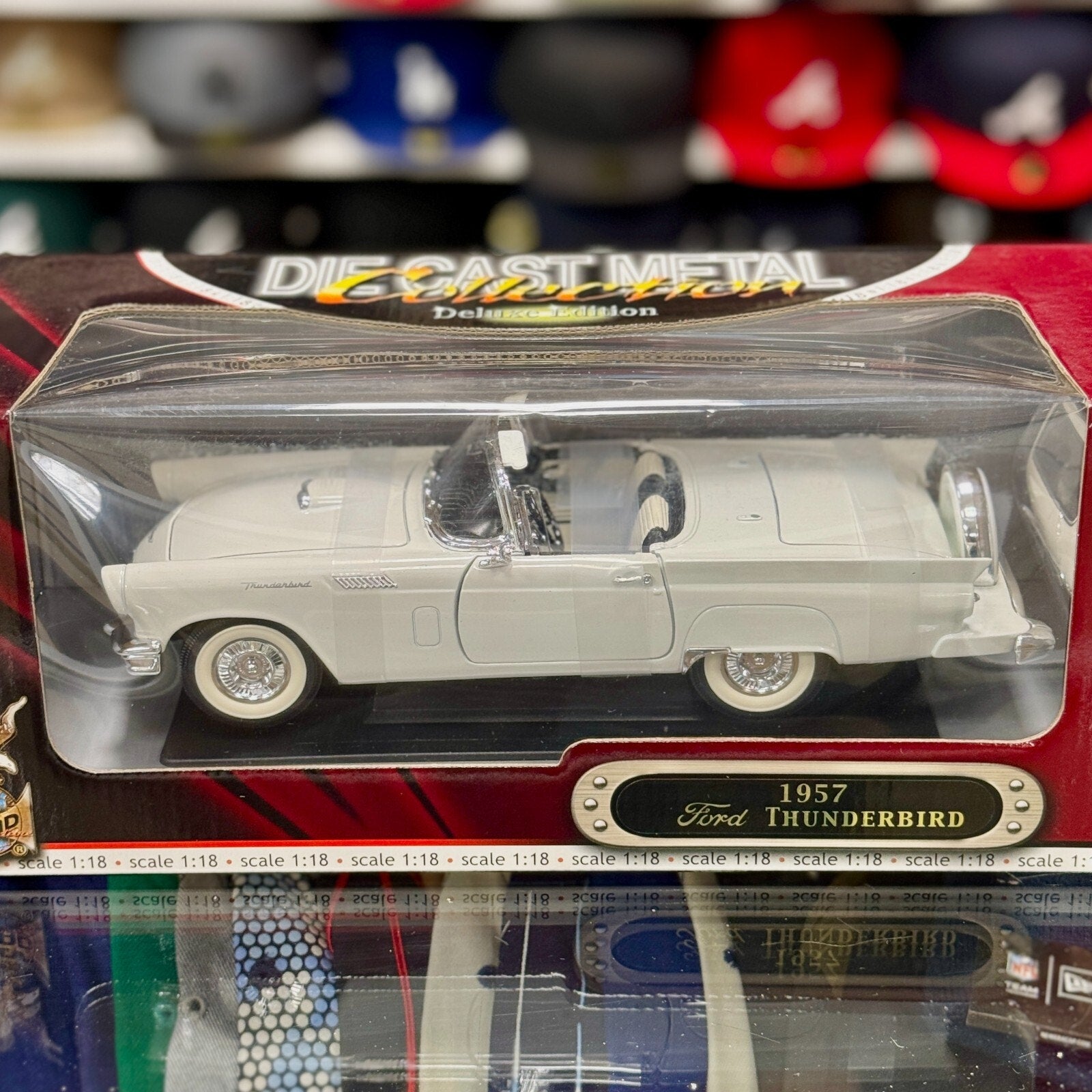 Road Signature 1955 Ford Thunderbird w/ White 1/18 Scale Diecast Model Car | New - Product Image