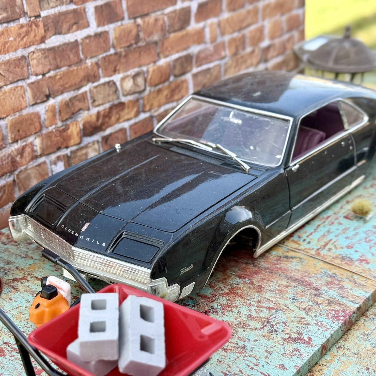 Road Signature 1966 Oldsmobile Tornado Black 1/18 Scale Diecast Model Car | Parts Car - Product Image