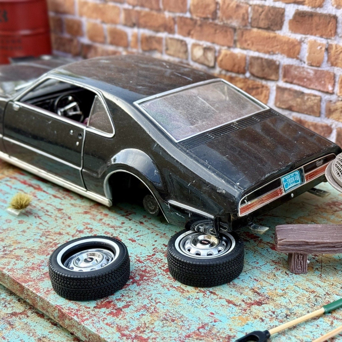 Road Signature 1966 Oldsmobile Tornado Black 1/18 Scale Diecast Model Car | Parts Car - Product Image