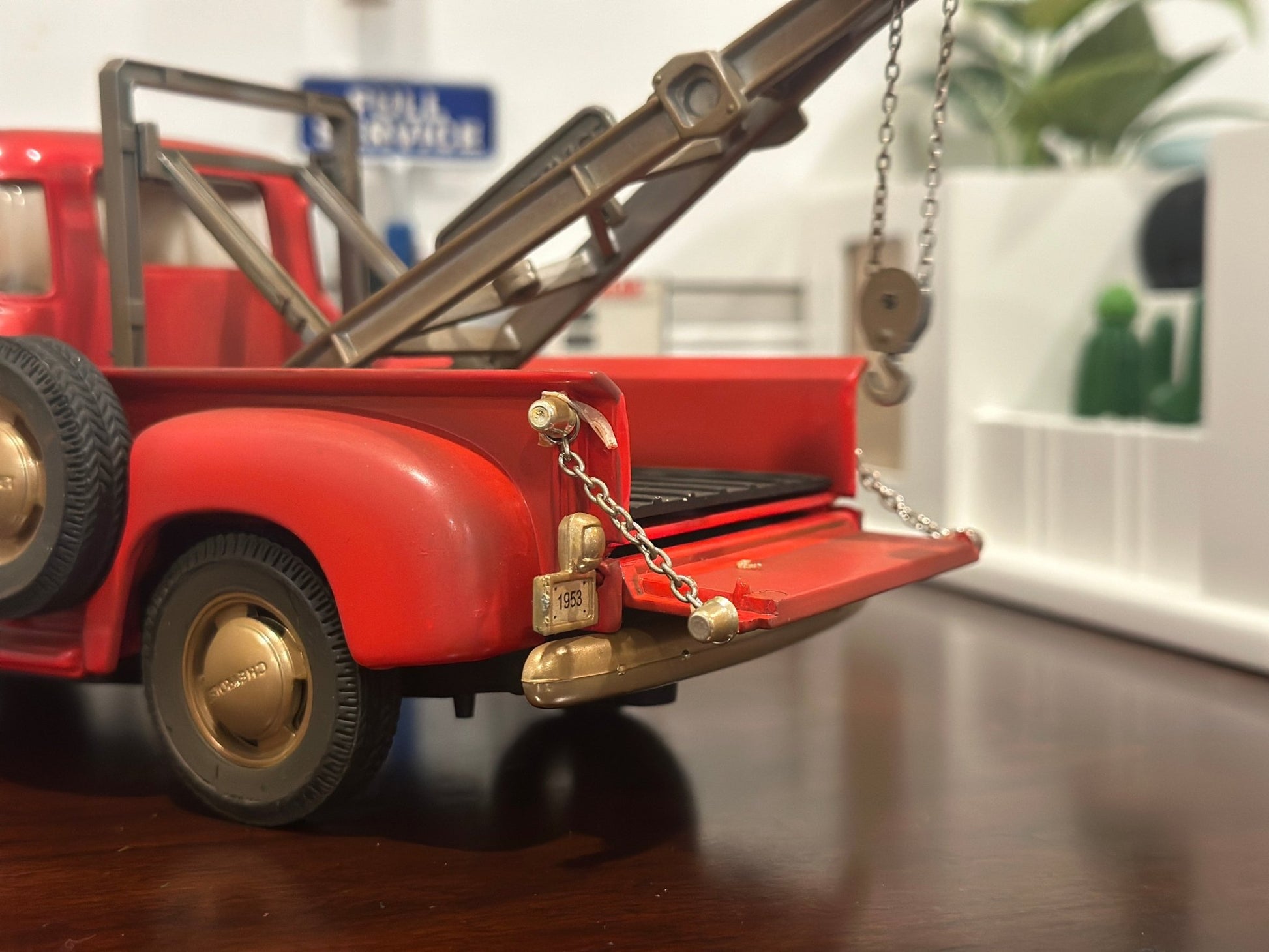 Solido Chevrolet Texaco 'Rust Edition' 1/18 Scale Diecast Model Car - Product Image