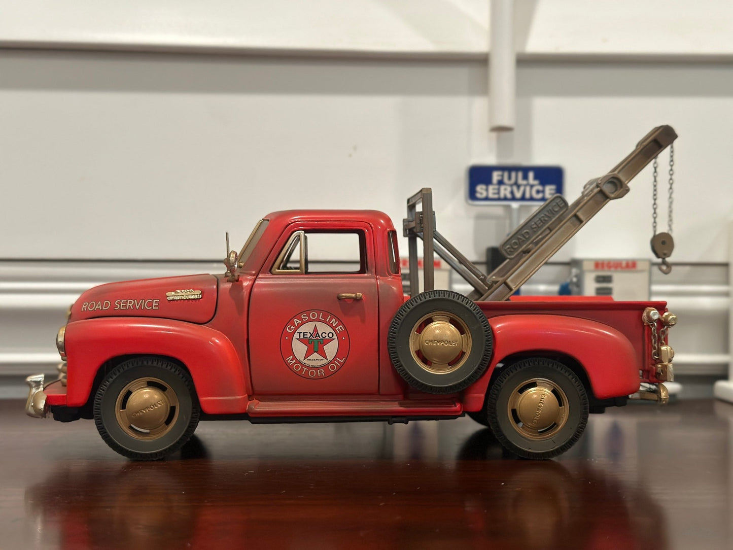 Solido Chevrolet Texaco 'Rust Edition' 1/18 Scale Diecast Model Car - Product Image