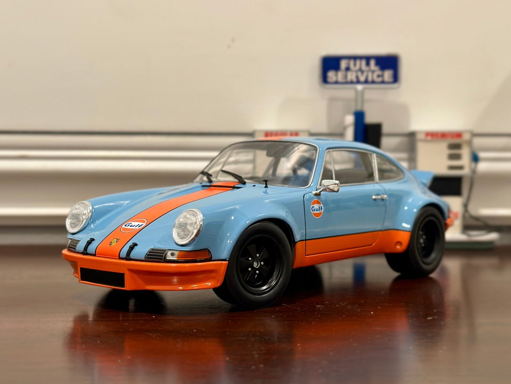 Solido Porsche 911 RSR Gulf Blue w/ Orange 1/18 Scale Diecast Model Car - Product Image
