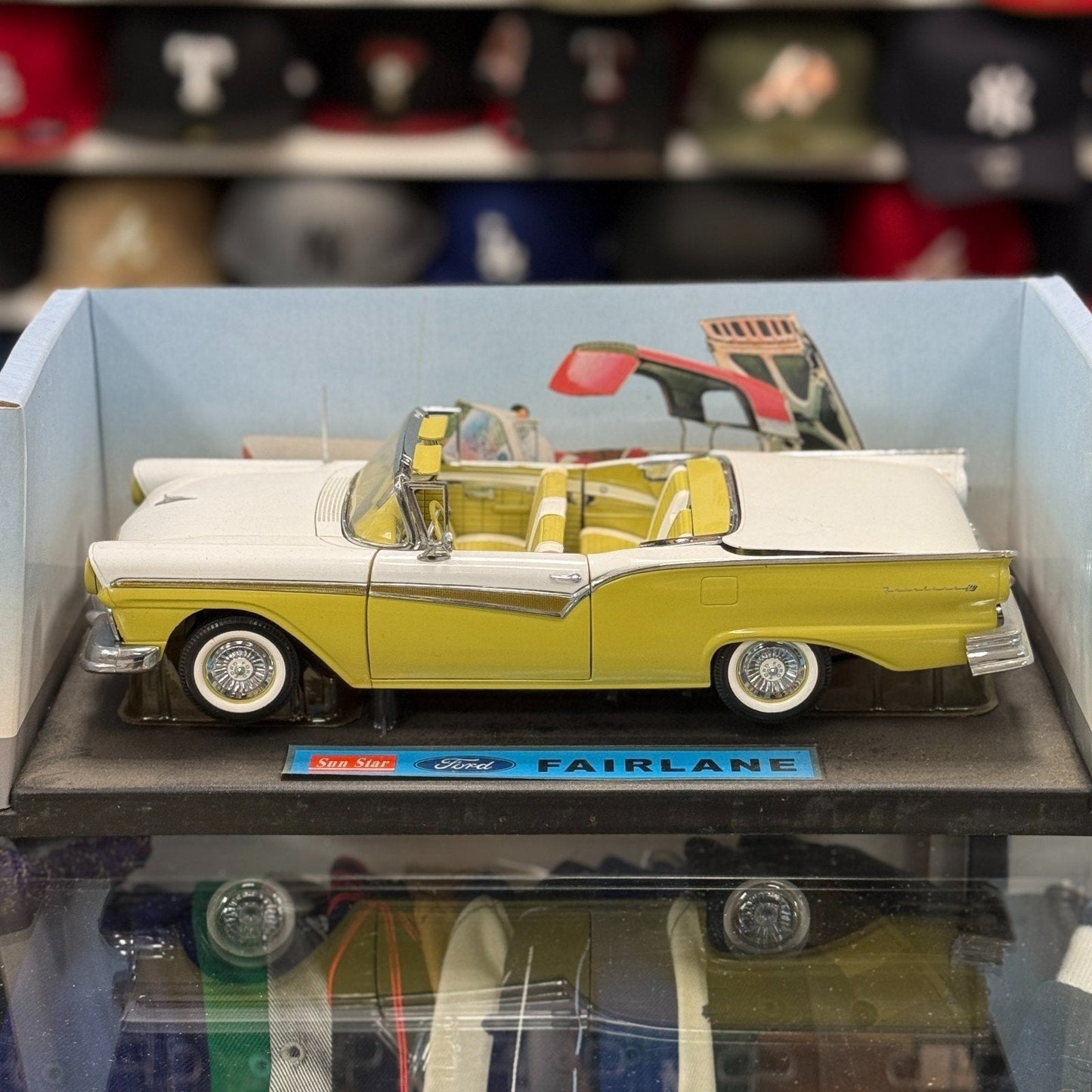 Sun Star 1957 Ford Fairlane Skyliner 'Retracting Top' Two-Tone Sun Star Diecast - Product Image