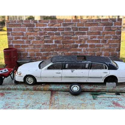 Sun Star 1999 Lincoln Limousine White 1/18 Scale Diecast Model Car | Parts Car - Product Image