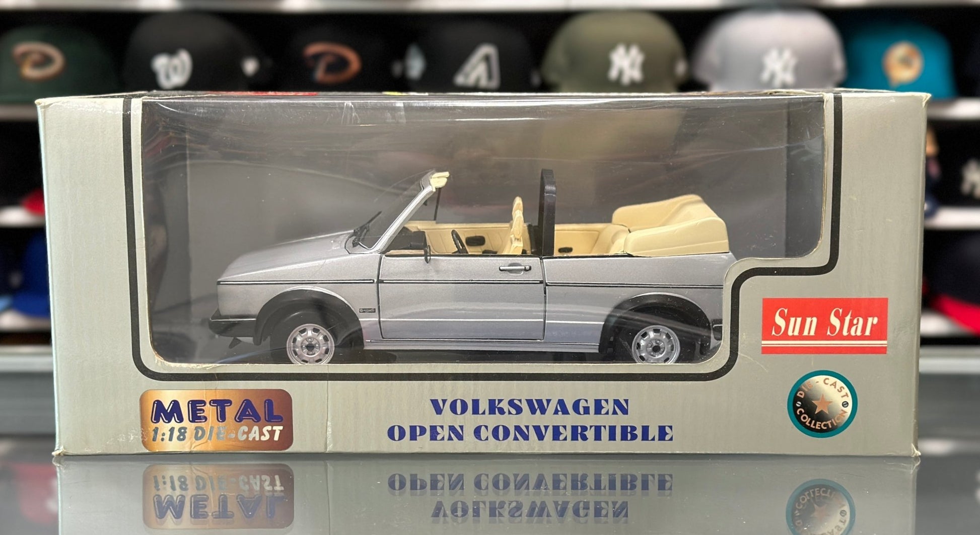 Sun Star Volkswagen Open Convertible 1/18 Scale Diecast Model Car | New - Product Image