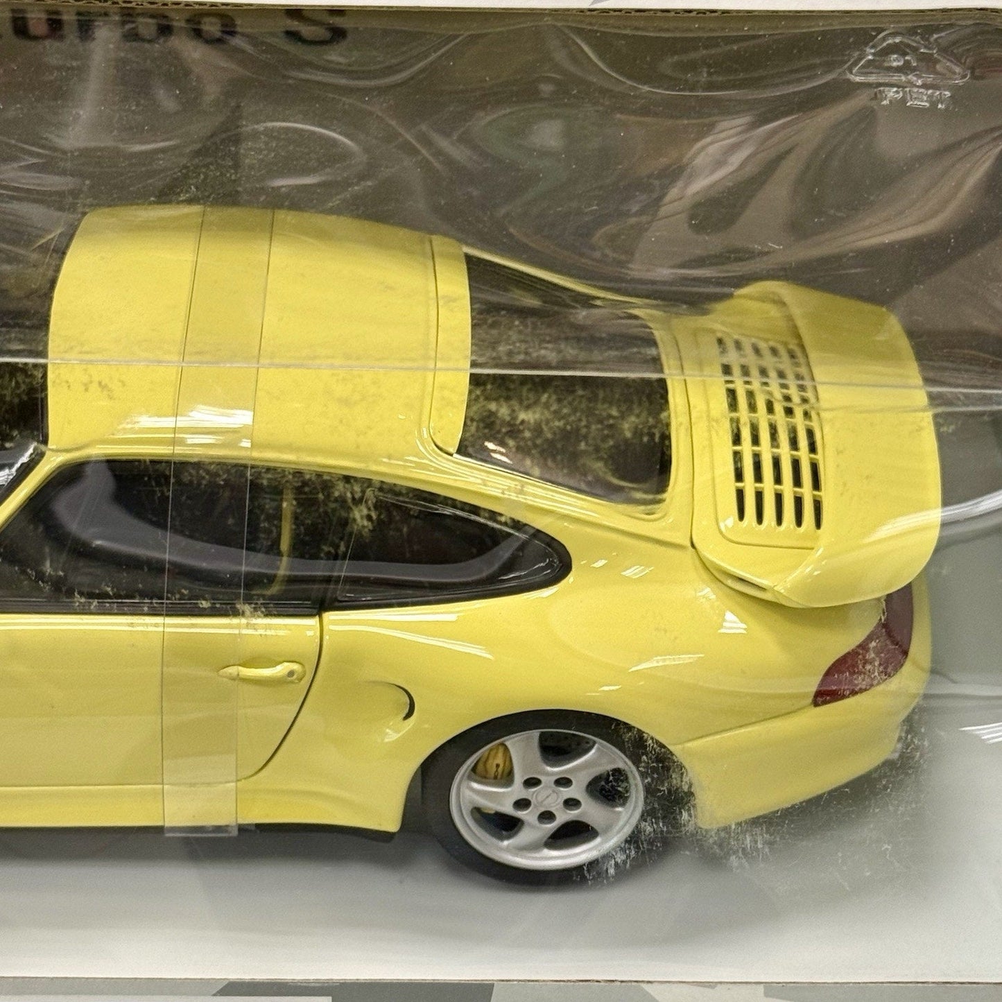 UT Models Porsche 911 993 Turbo S Fly-Bird Yellow 1/18 Scale Diecast Model Car | New - Product Image