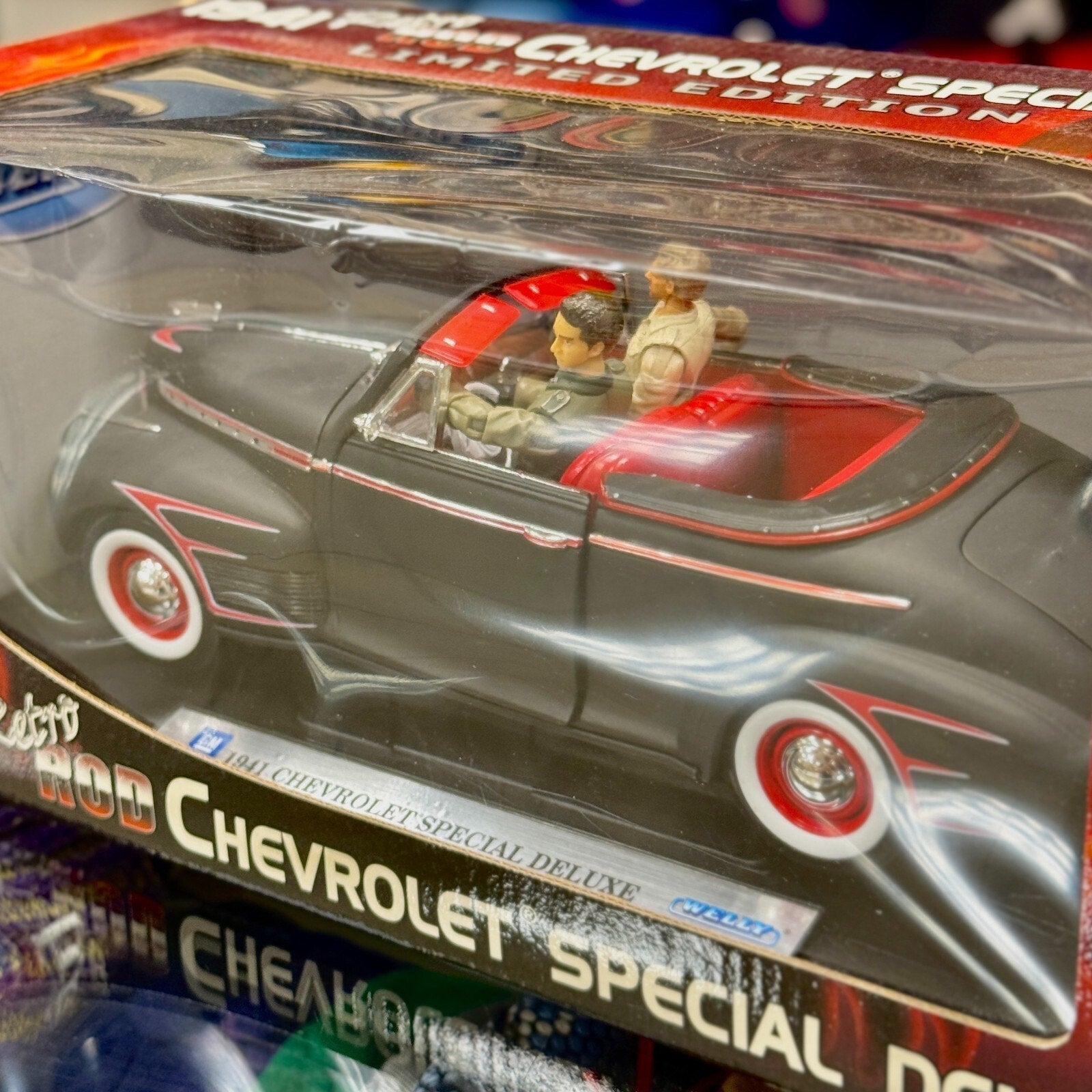 WELLY 1941 Chevrolet Special Deluxe Retro Rod 1/18 Scale Diecast Model Car | Limited Edition - Product Image
