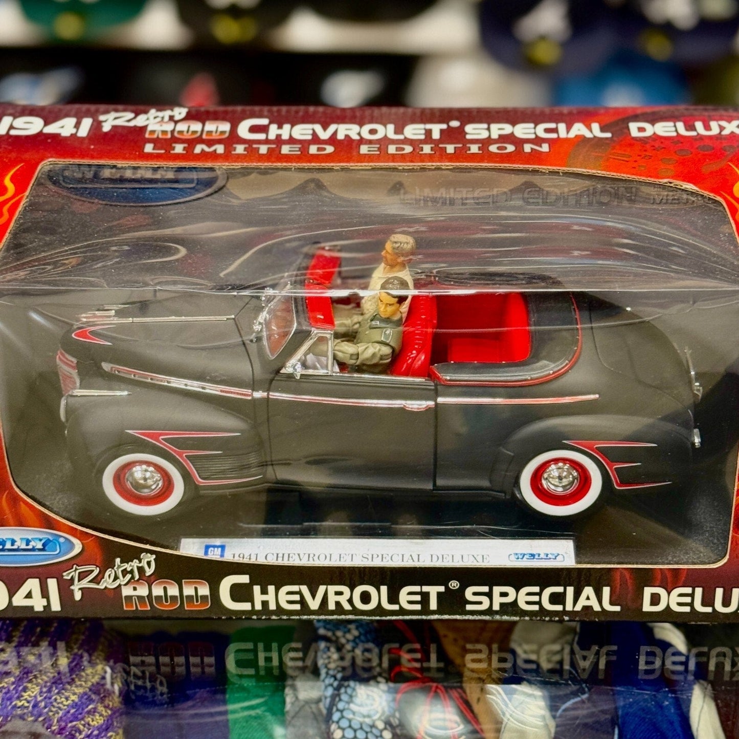 WELLY 1941 Chevrolet Special Deluxe Retro Rod 1/18 Scale Diecast Model Car | Limited Edition - Product Image