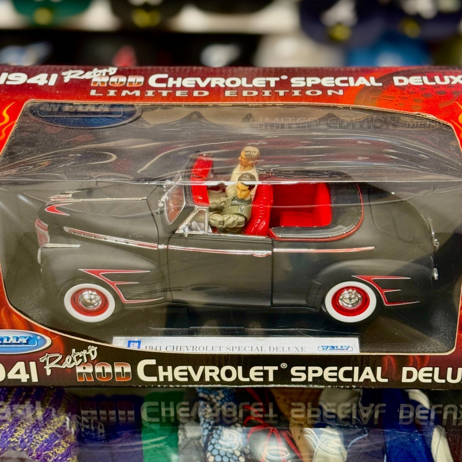 WELLY 1941 Chevrolet Special Deluxe Retro Rod 1/18 Scale Diecast Model Car | Limited Edition - Product Image