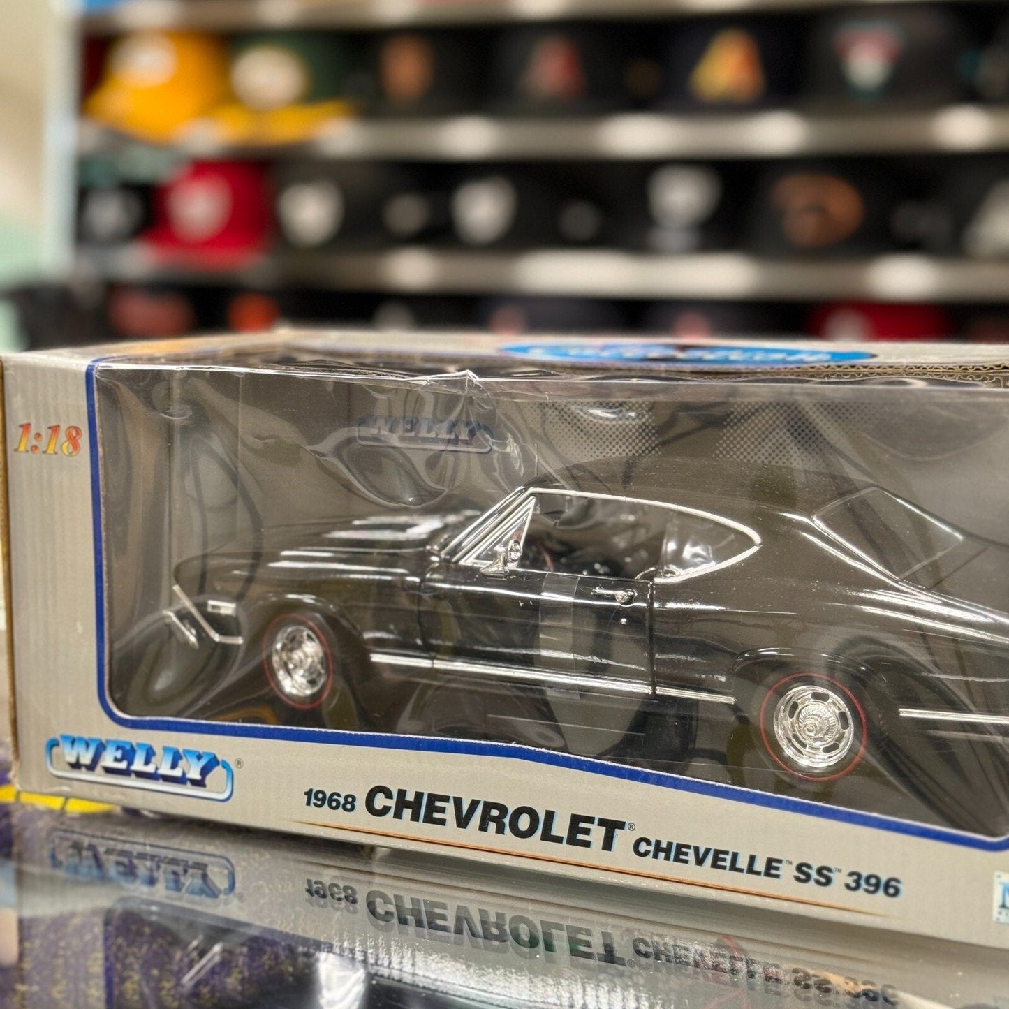 WELLY 1968 Chevrolet Chevelle SS 454 Black 1/18 Scale Diecast Model Car | New - Product Image