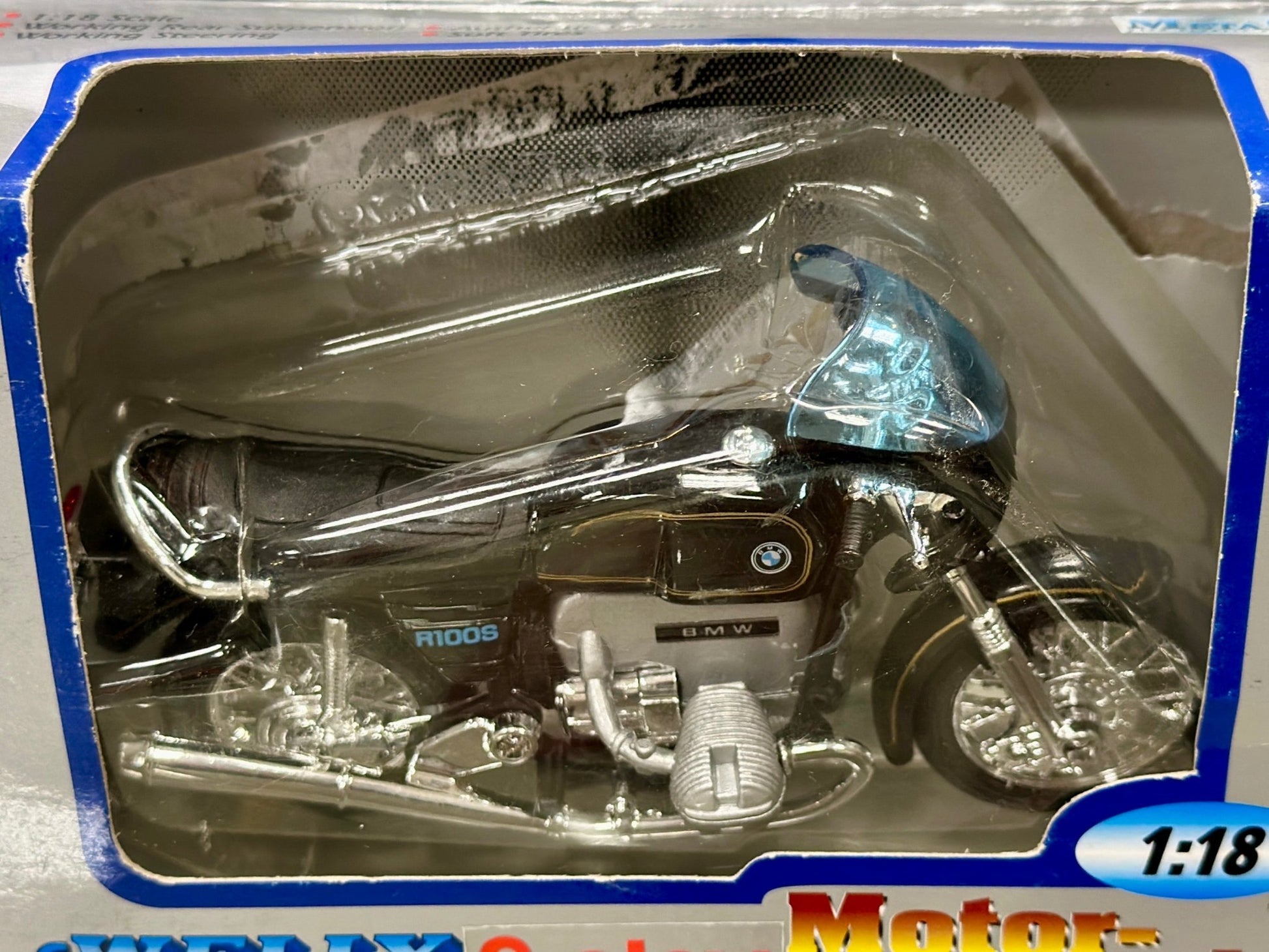 WELLY BMW R1200C Motorcycle 1/18 Scale Model Motorcycle - Product Image