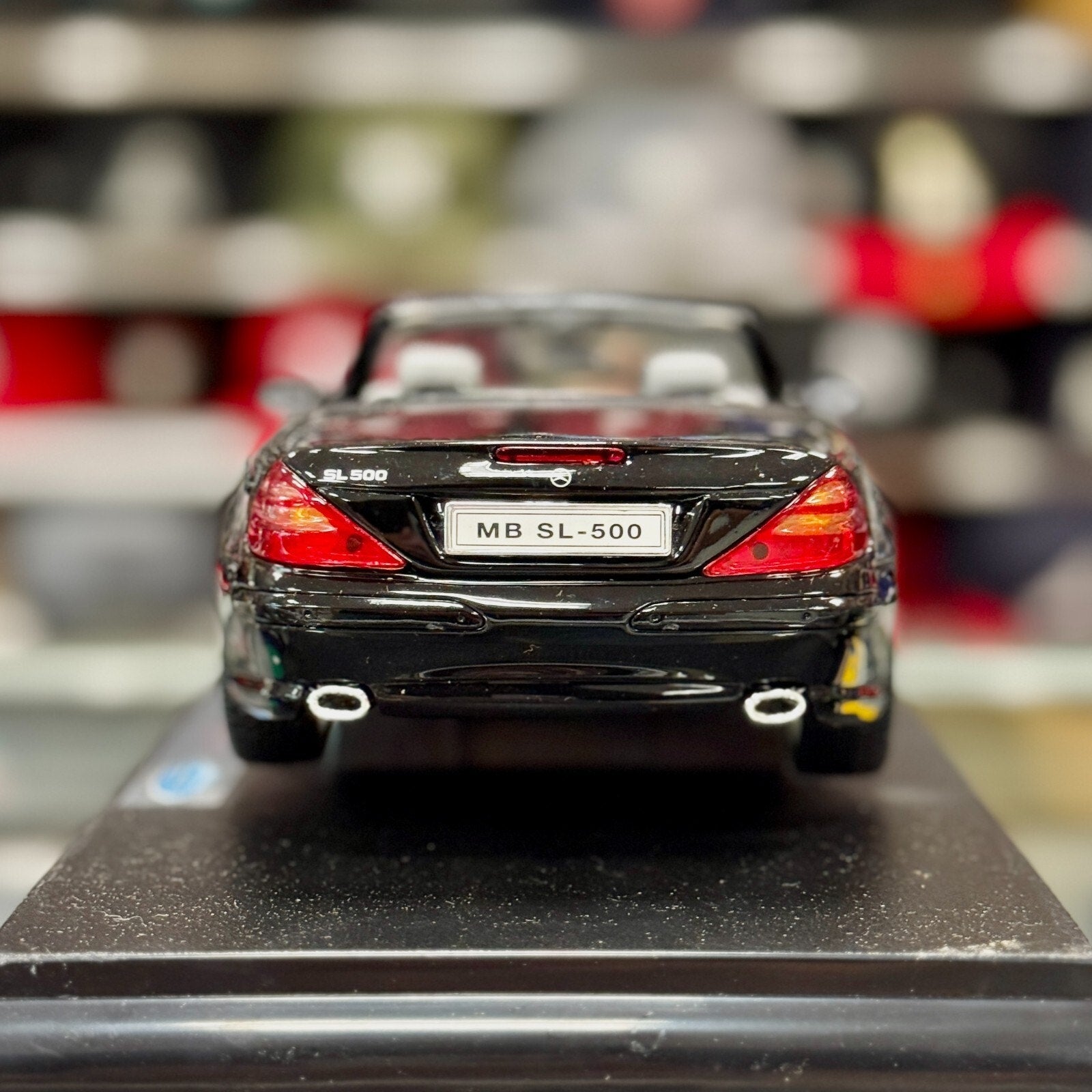 WELLY Mercedes Benz SL500 Nero Black 1/18 Scale Diecast Model Car | New - Product Image